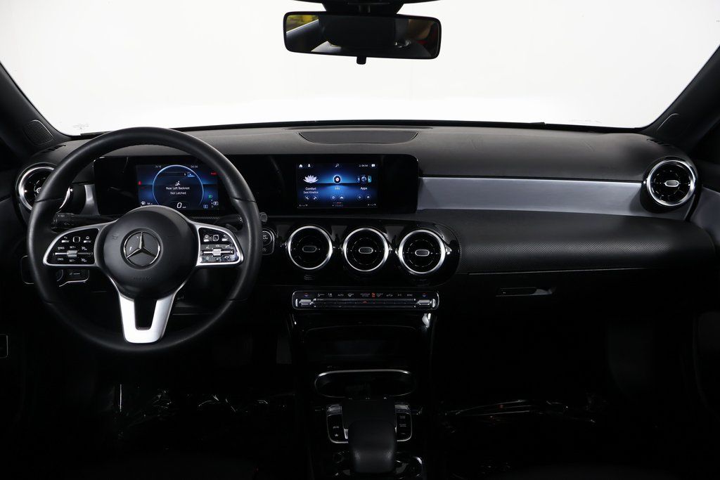 2019 Mercedes-Benz A-Class A 220 4MATIC 8