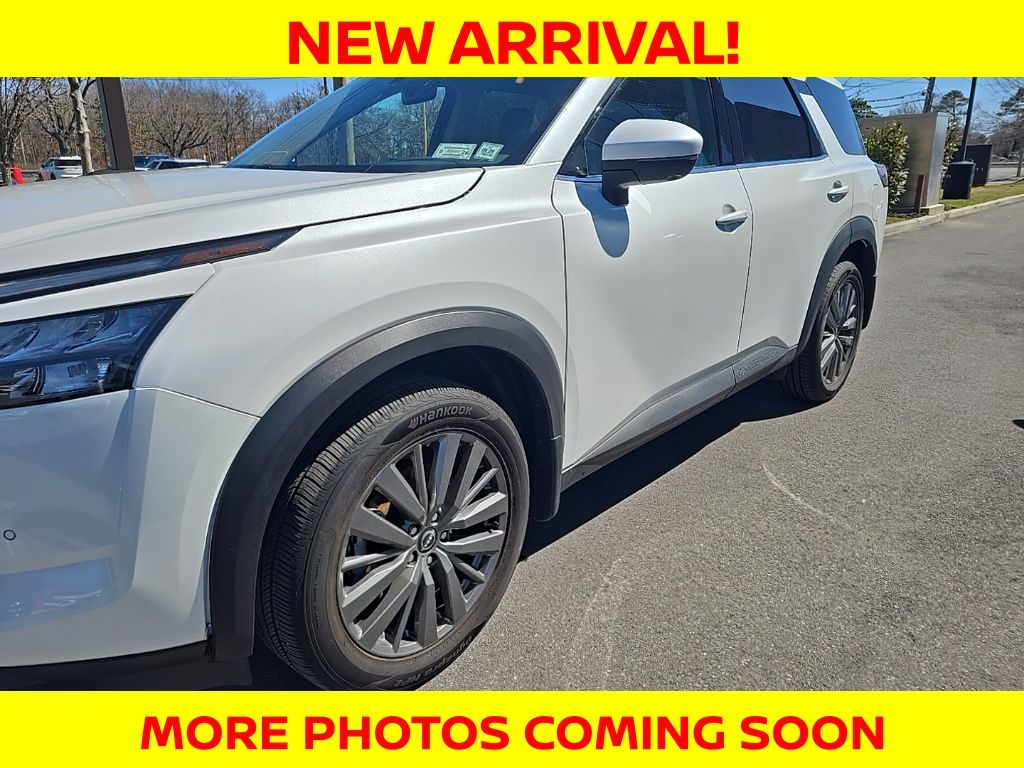 View vehicle photo 5