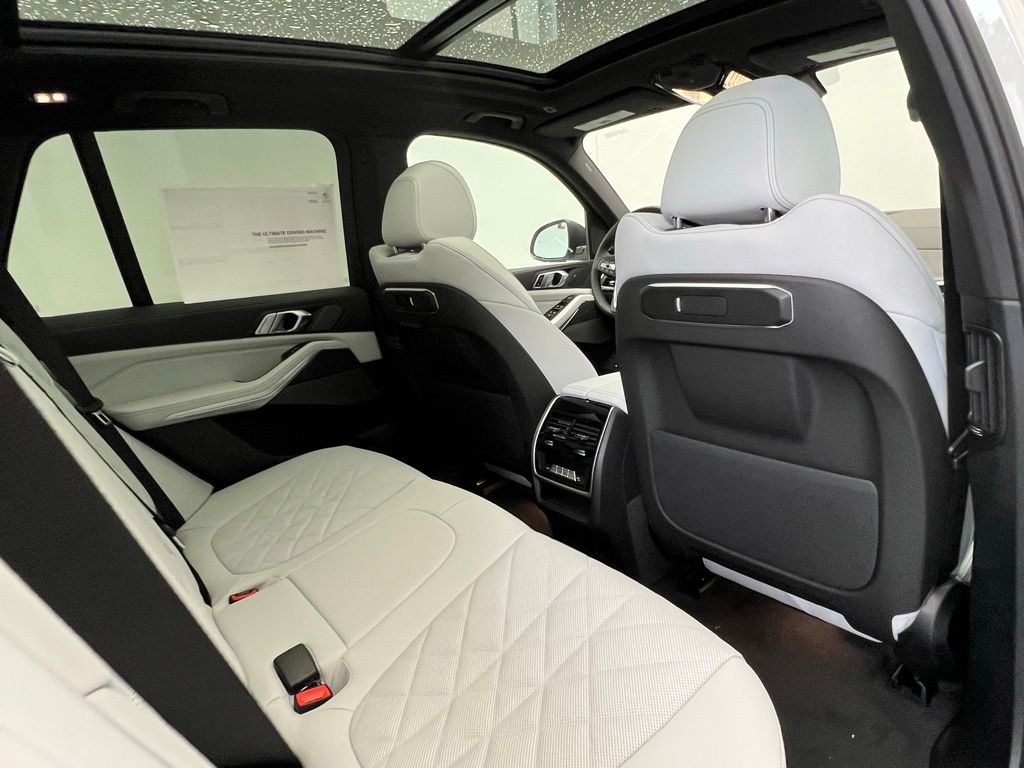 Thumbnail: 2026 BMW X5 - 8