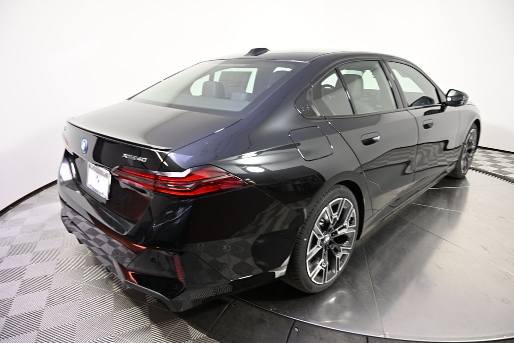 Thumbnail: 2027 BMW i5 - 5
