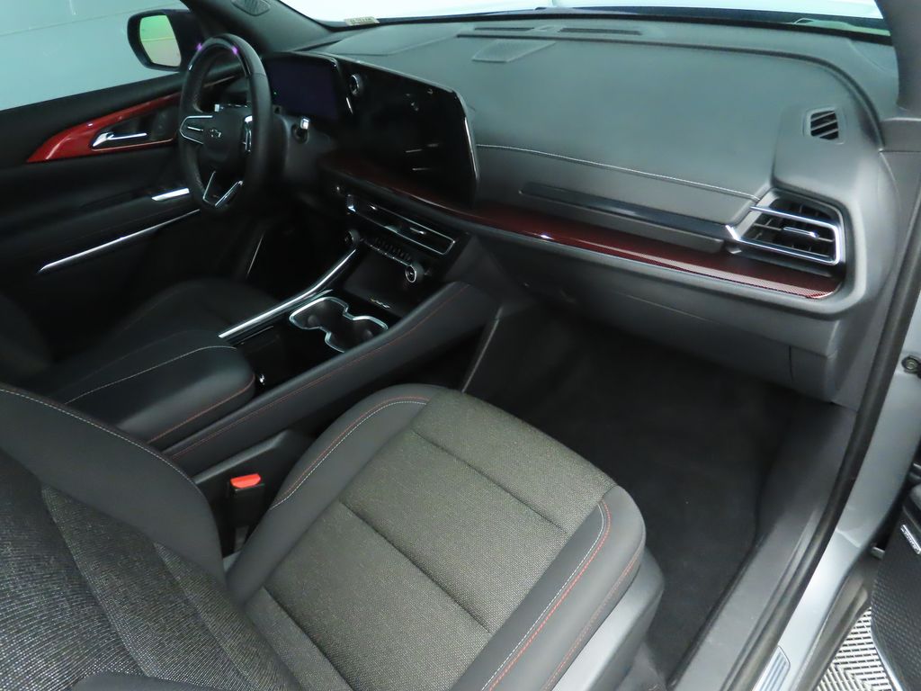 Thumbnail: 2024 Chevrolet Traverse - 18