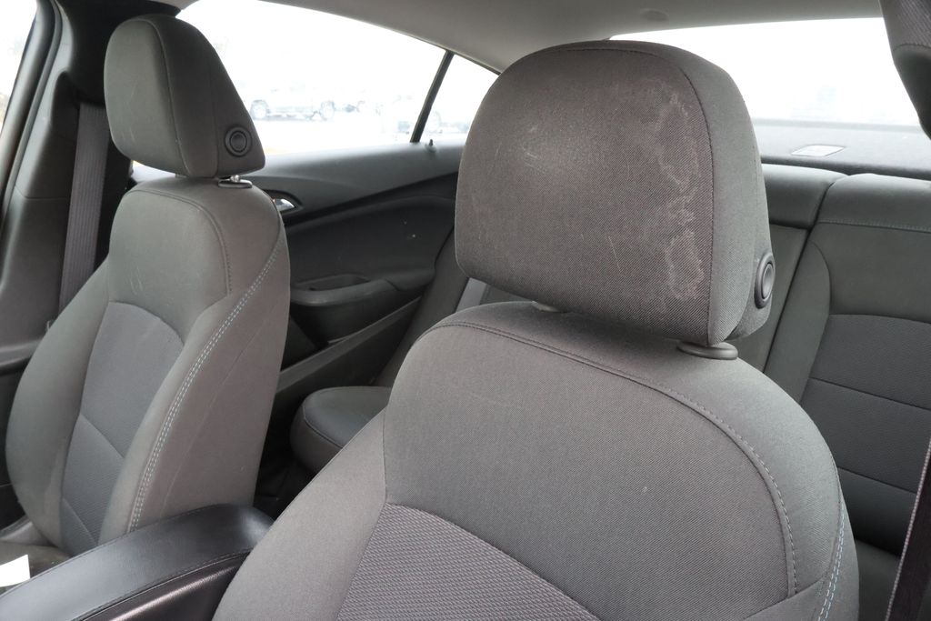 Thumbnail: 2017 Chevrolet Cruze - 12