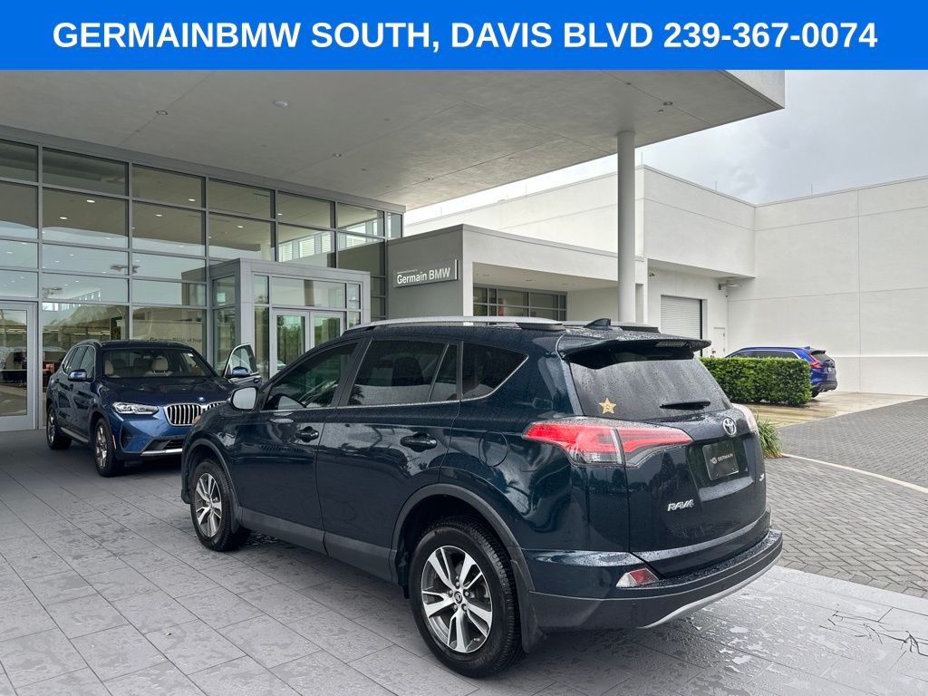 Used 2018 Blue Toyota XLE image 10
