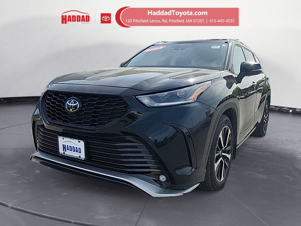 Midnight Black Metallic 2022 Toyota Highlander SUV / Crossover All-Wheel Drive 8-Speed Automatic