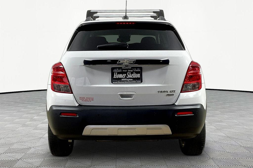 View vehicle photo 4