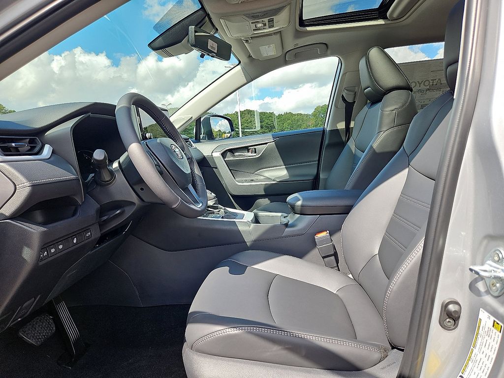 Thumbnail: 2025 Toyota RAV4 - 11