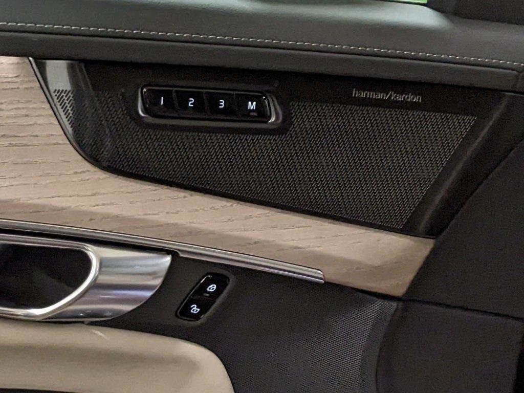 2026 Volvo XC90 Ultra - Photo 12