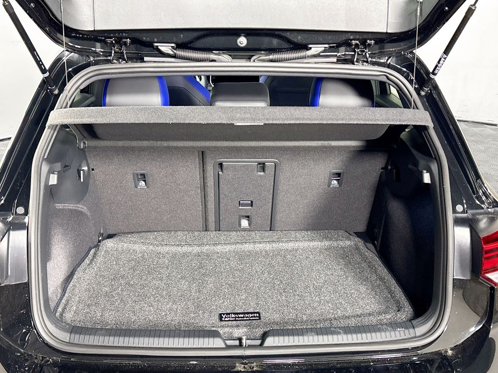 2026 Volkswagen Golf R 2.0T