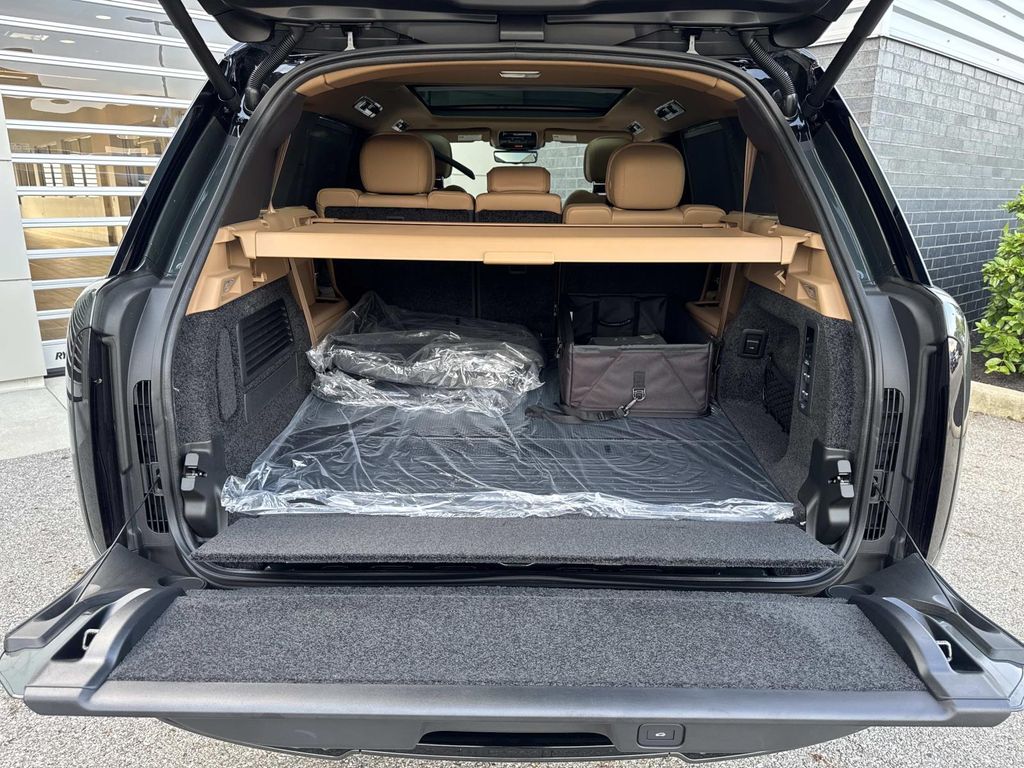 New 2026 Green Land Rover SE image 6