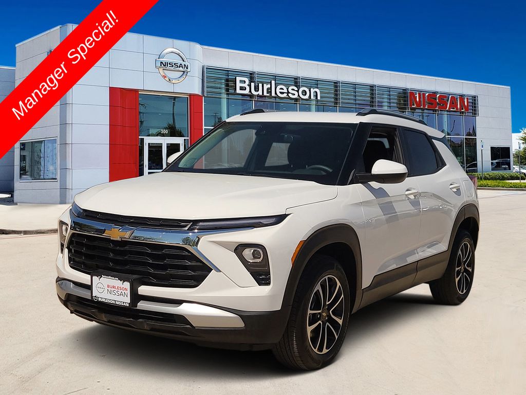 Summit White 2025 Chevrolet Trailblazer SUV / Crossover Four-Wheel Drive 9-Speed Automatic