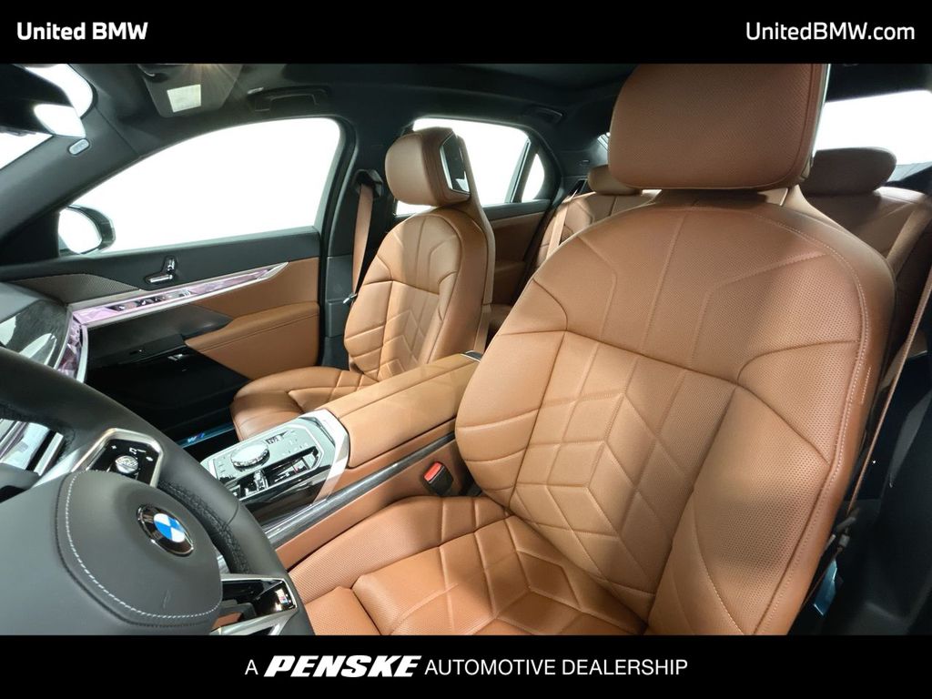 Thumbnail: 2026 BMW 7 Series - 13