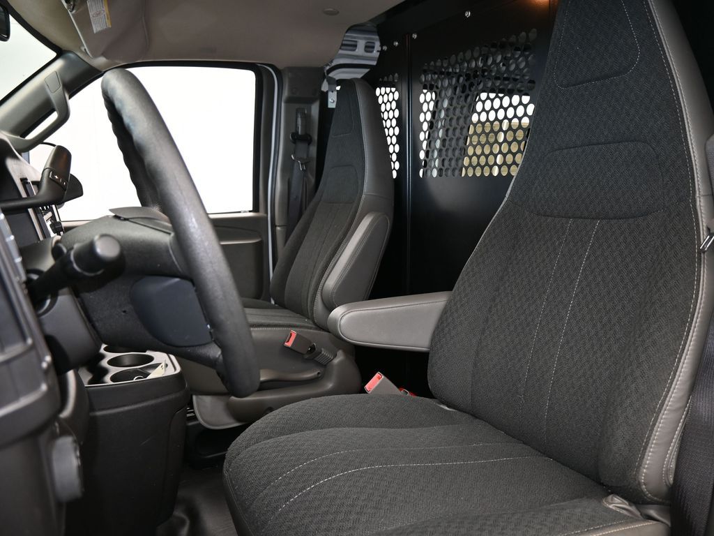 Used 2024 Summit White Chevrolet Work Van image 10