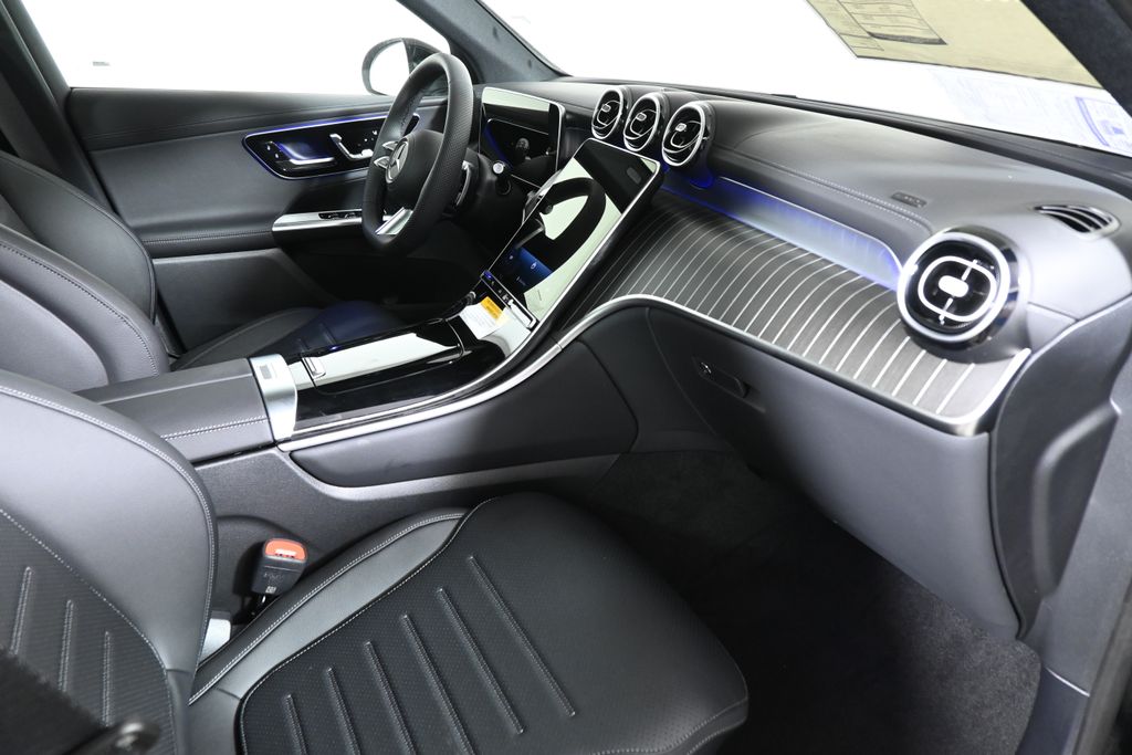 Thumbnail: 2026 Mercedes-Benz GLC - 20