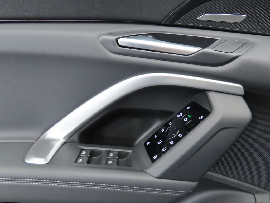 Thumbnail: 2025 Audi Q5 - 25