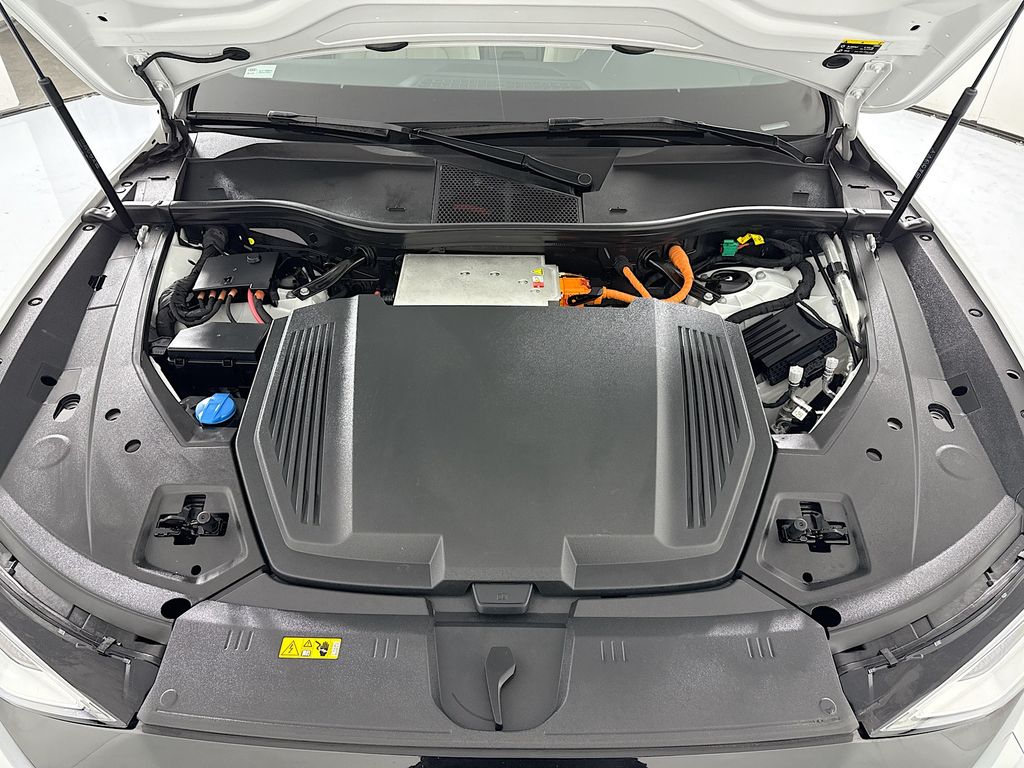 Thumbnail: 2024 Audi Q8 e-tron - 30