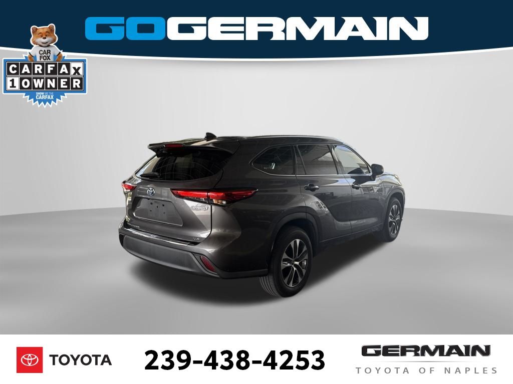 Used 2021 Gray Toyota XLE image 9