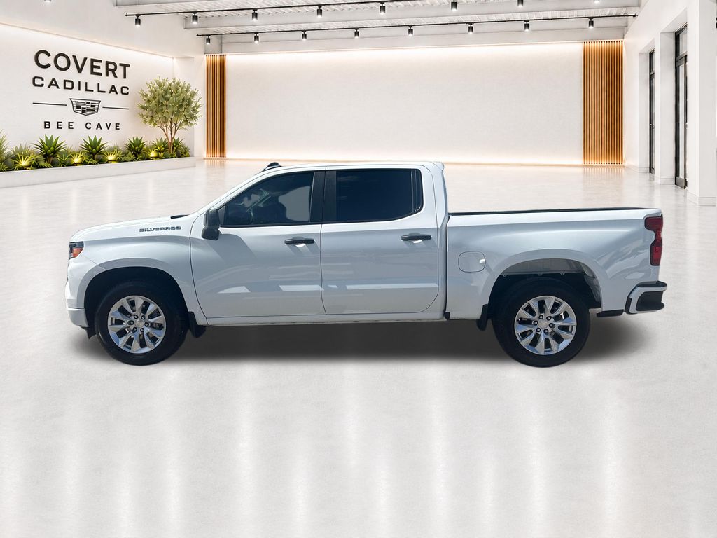 Used 2024 White Chevrolet Custom image 9
