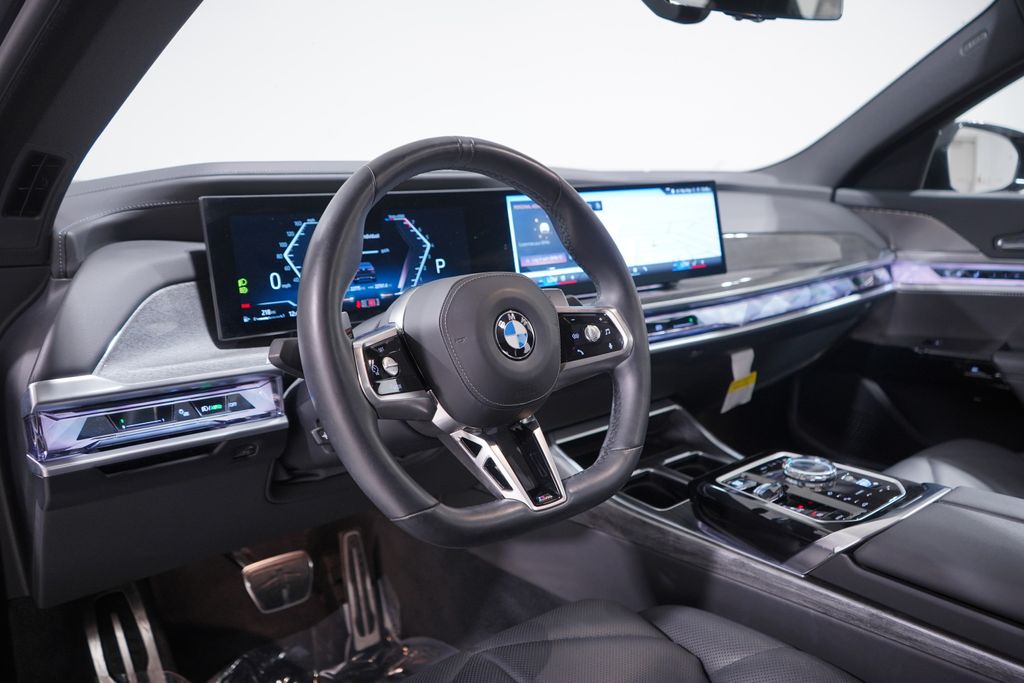 Thumbnail: 2024 BMW 7 Series - 6