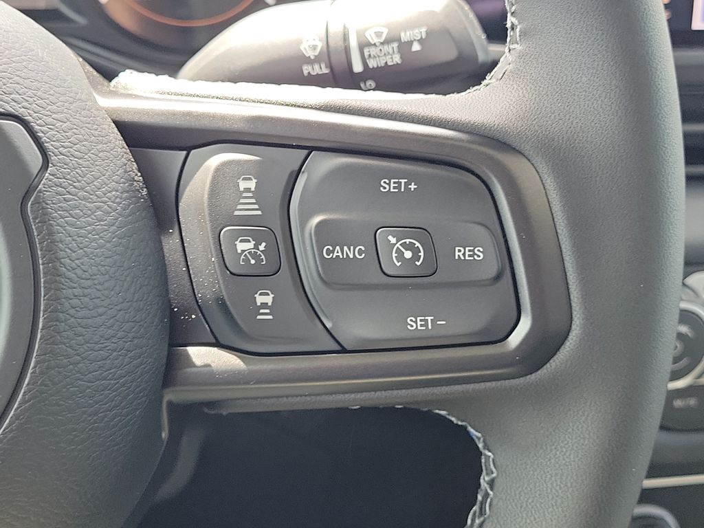 New 2026 White Jeep Mojave image 29