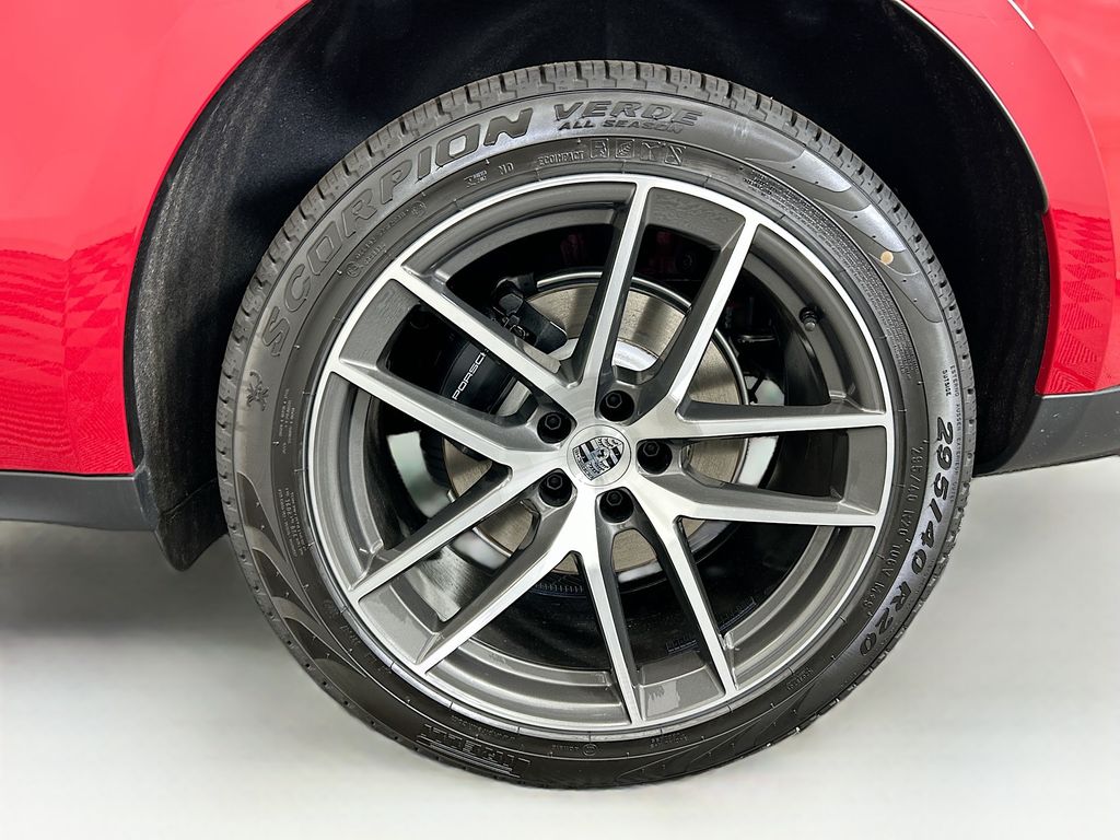 Thumbnail: 2026 Porsche Macan - 32