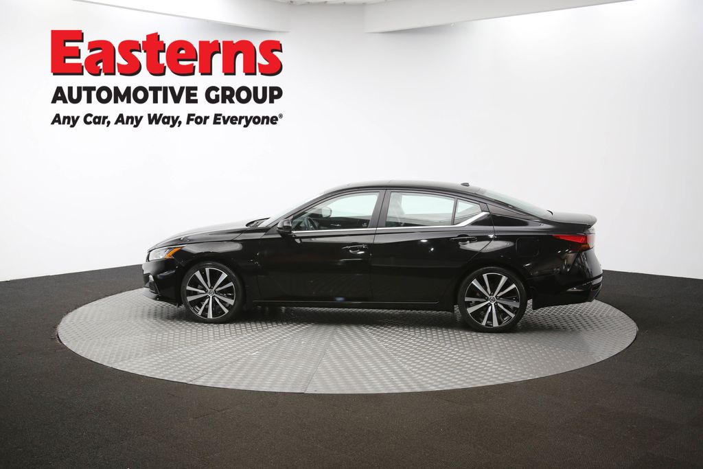 Used 2022 Black Nissan 2.0 SR image 60