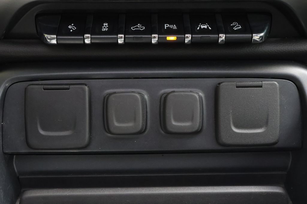 Thumbnail: 2018 Chevrolet Silverado 1500 - 22