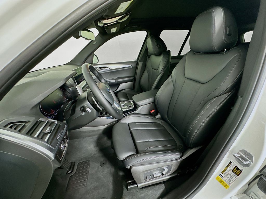 Thumbnail: 2022 BMW X3 - 21