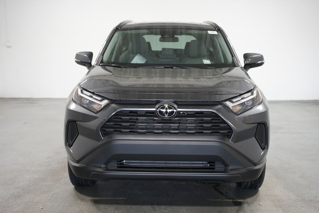 2025 Toyota RAV4 XLE 2