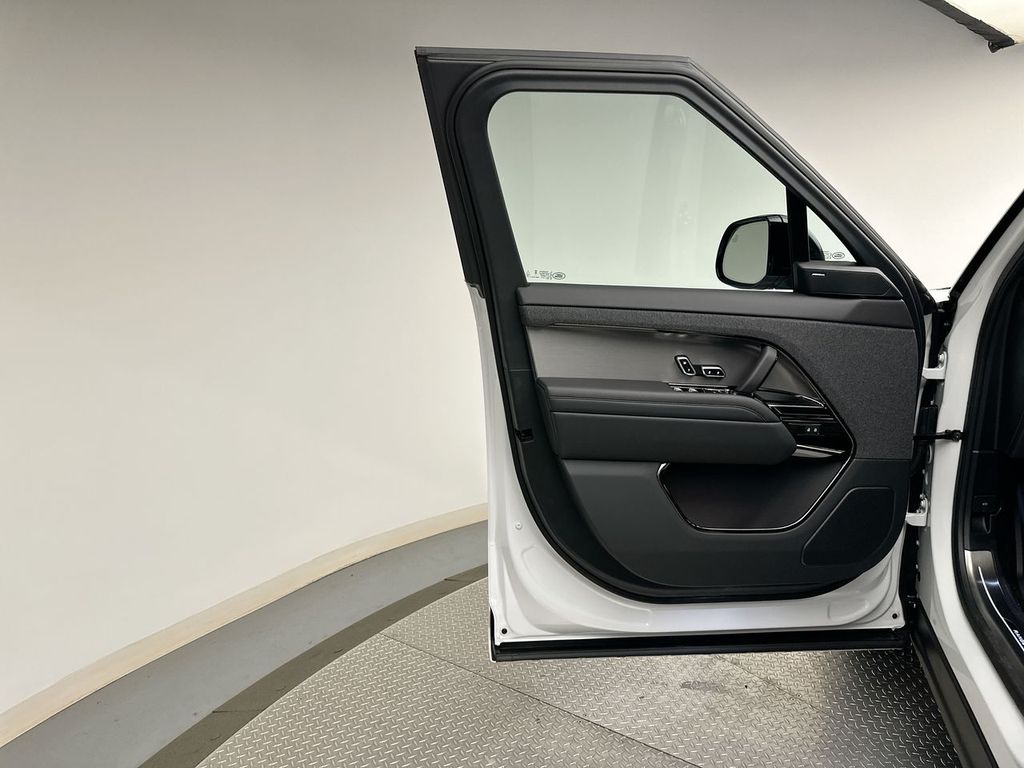 2025 Land Rover Range Rover Sport SE Dynamic 8