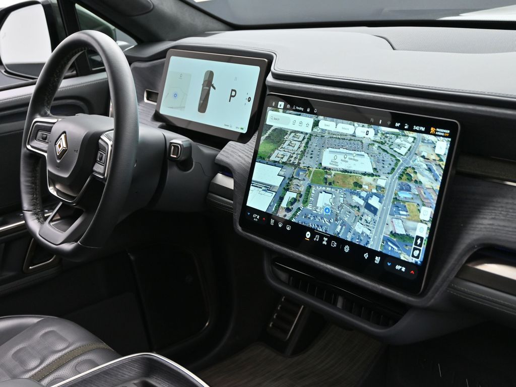 2024 Rivian R1S Adventure