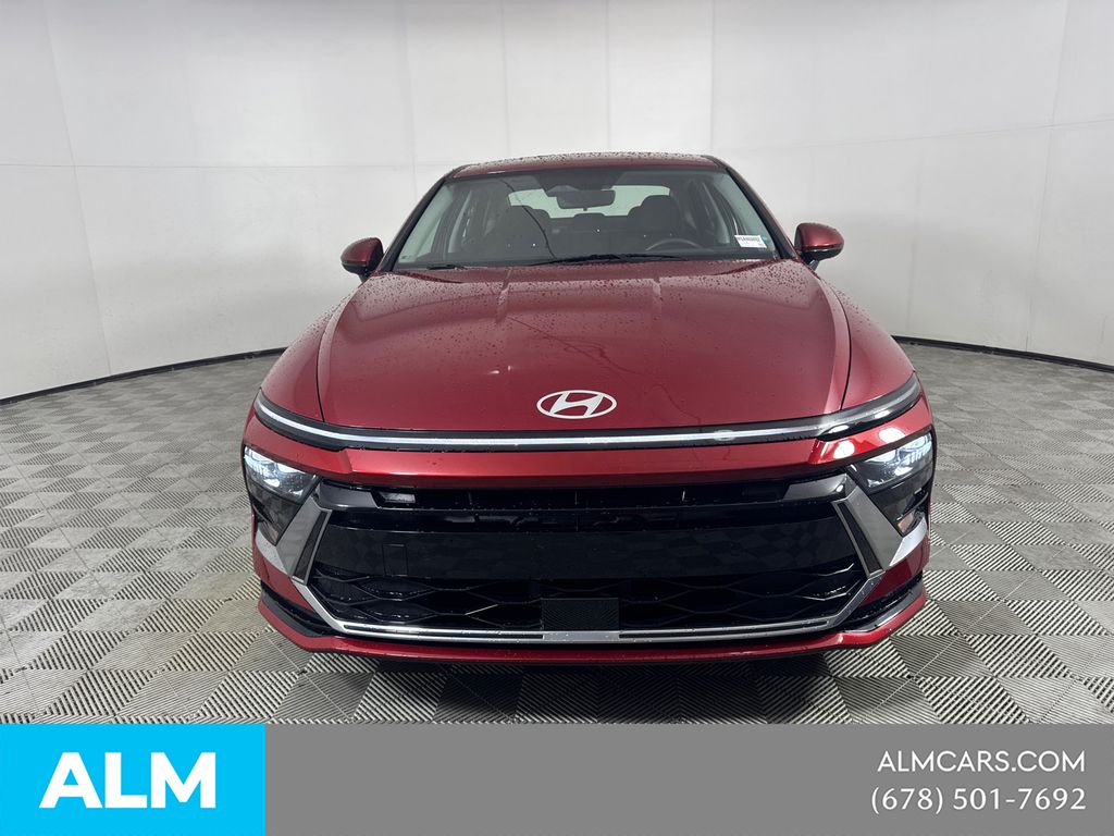 Used 2025 Red Hyundai SEL image 3