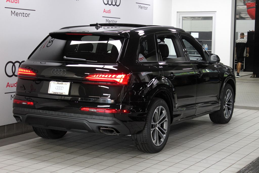 Thumbnail: 2026 Audi Q7 - 6