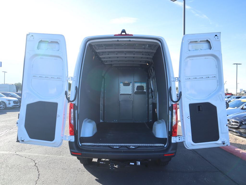 Thumbnail: 2024 Mercedes-Benz Sprinter - 28