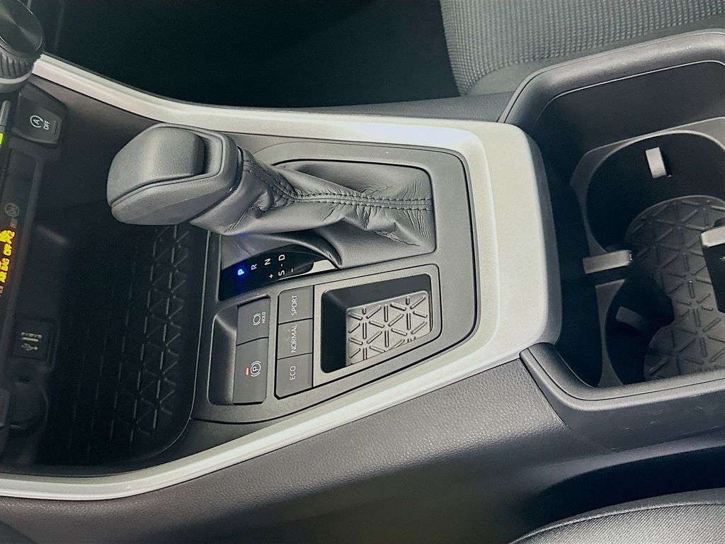 Thumbnail: 2025 Toyota RAV4 - 17