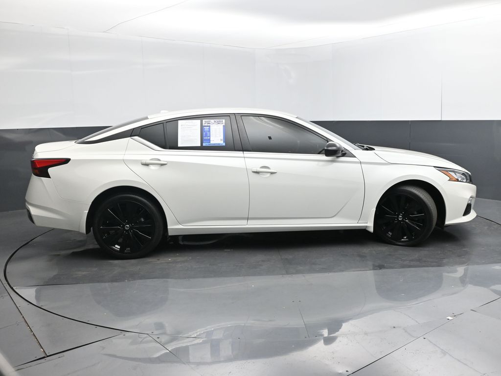 2022 Nissan Altima SR Intelligent AWD