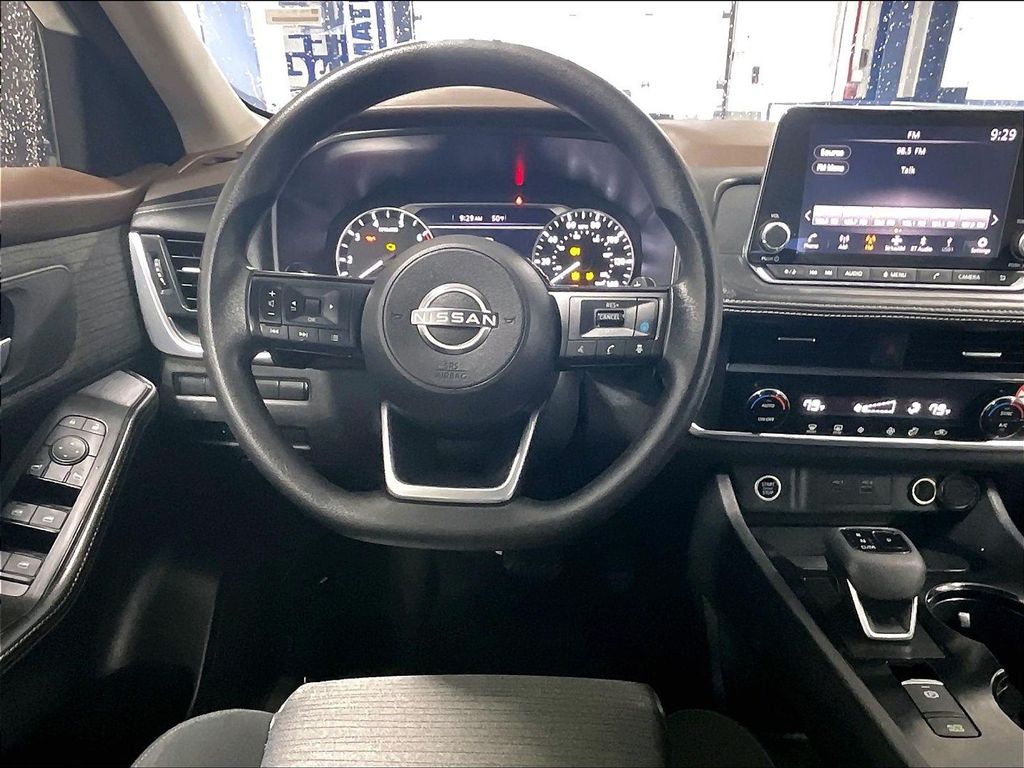 2023 Nissan Rogue — photo 17
