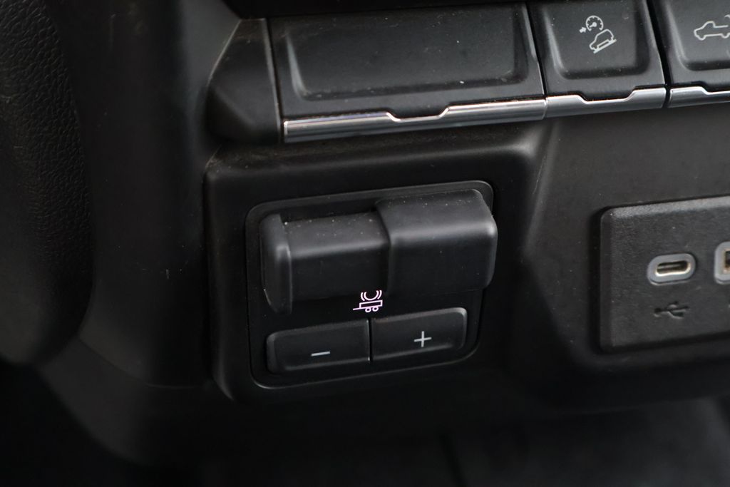 Thumbnail: 2022 Chevrolet Silverado 2500 - 30