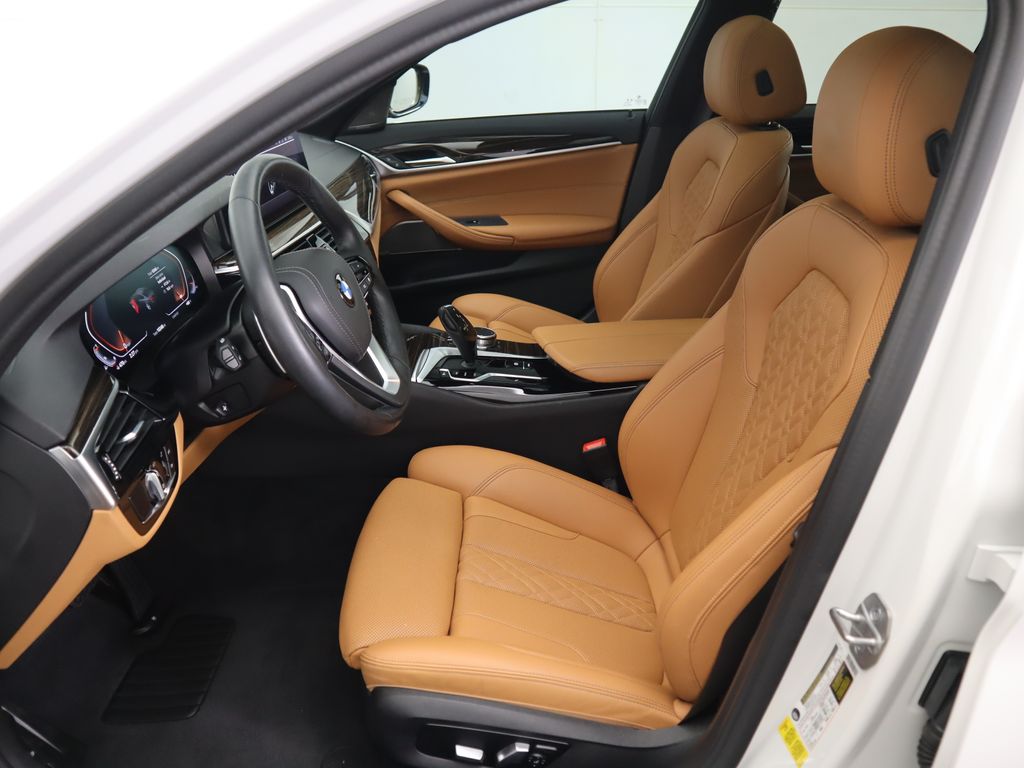 Thumbnail: 2022 BMW 5 Series - 20