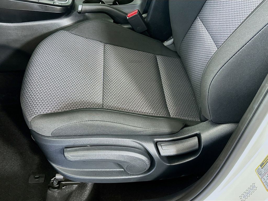 2025 Kia Soul LX - Photo 23