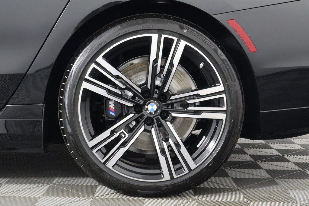 Thumbnail: 2026 BMW i7 - 10