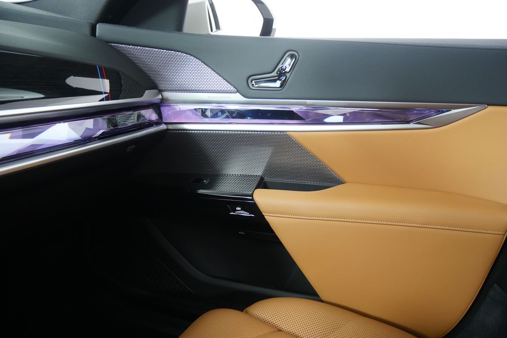 Thumbnail: 2024 BMW 7 Series - 31
