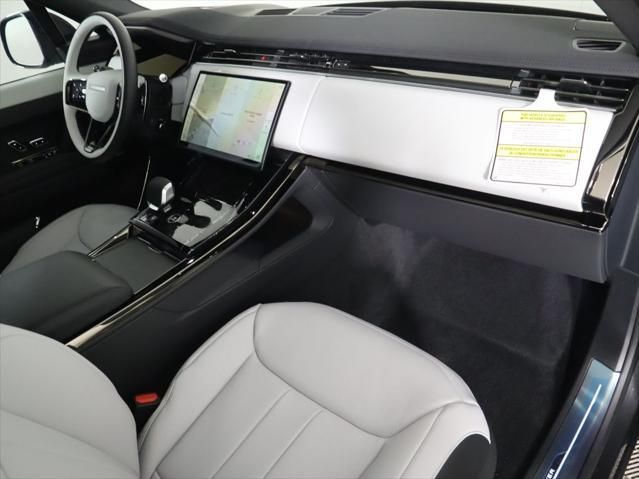 Thumbnail: 2026 Land Rover Range Rover Sport - 19