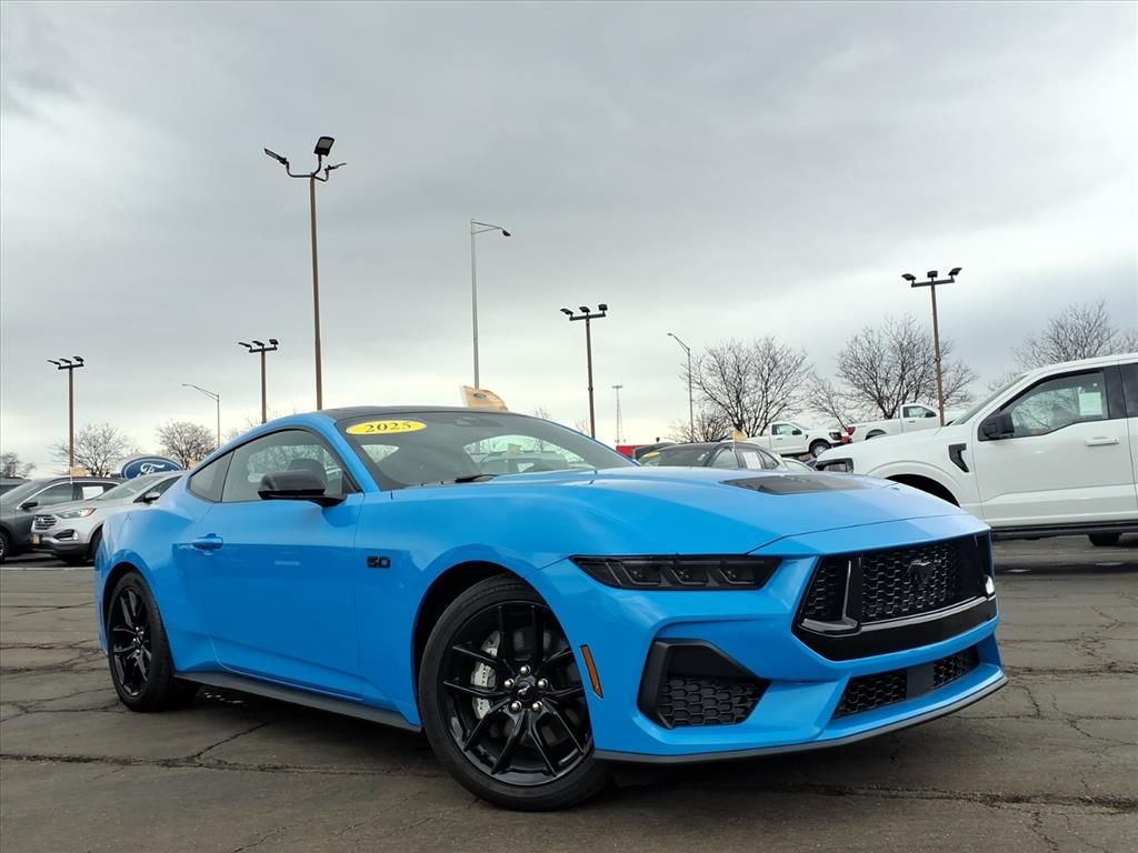 2025 Ford Mustang GT Fastback RWD
