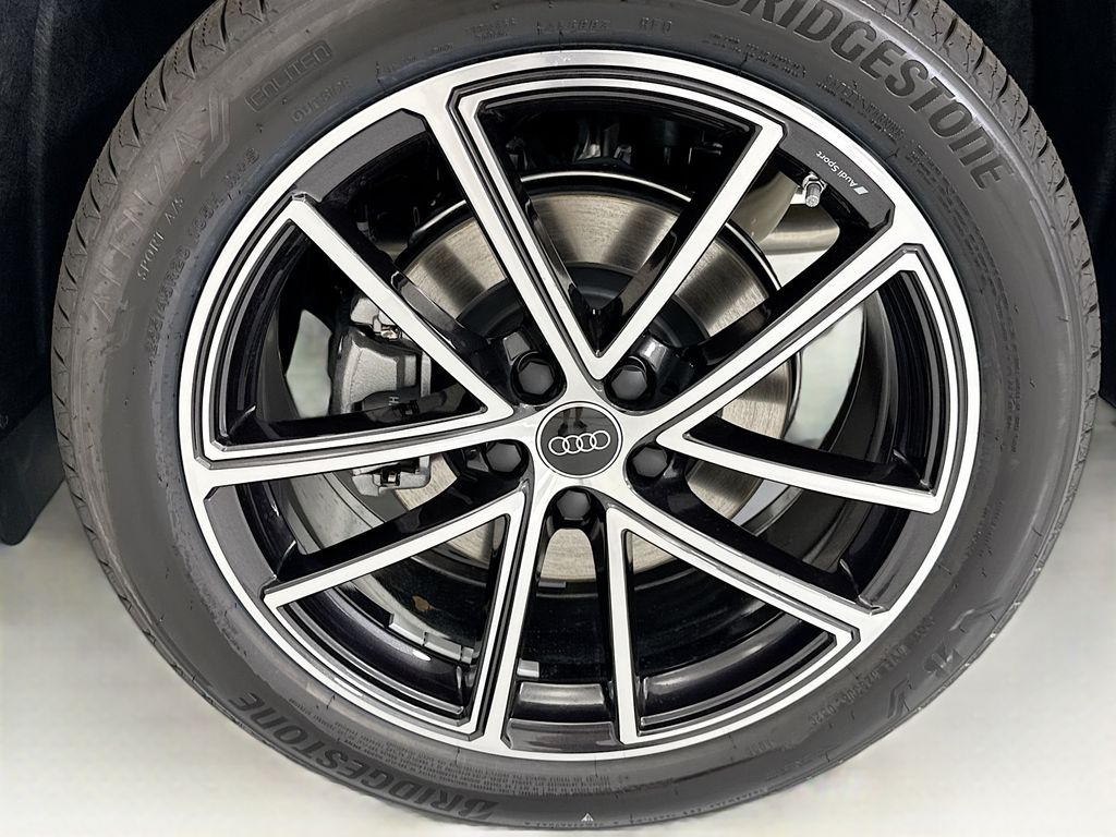 Thumbnail: 2026 Audi Q5 - 30