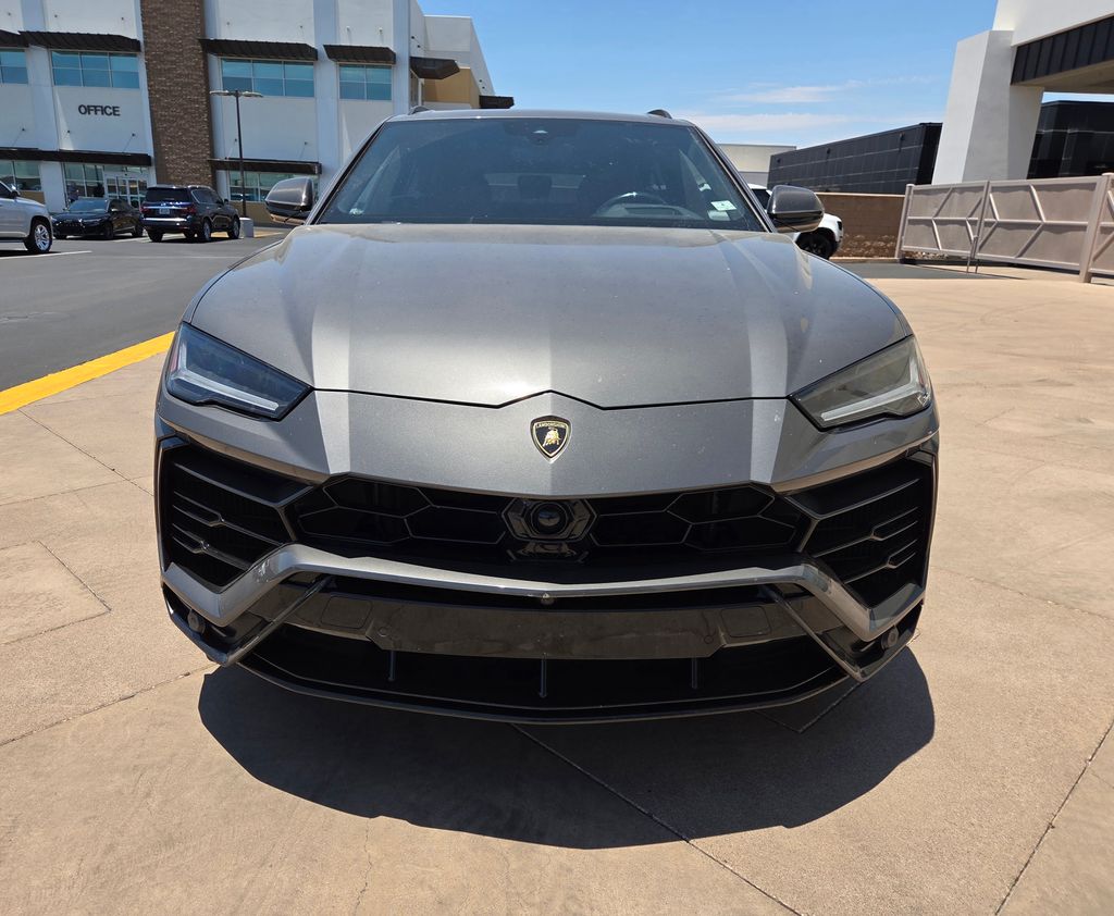 Thumbnail: 2022 Lamborghini Urus - 2