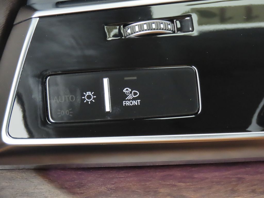 Thumbnail: 2026 Audi Q8 - 19