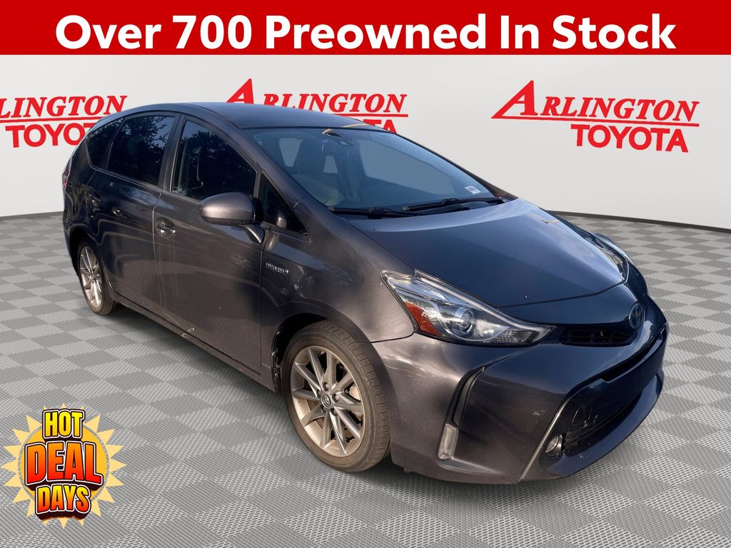 2017 Toyota Prius v Five's photo