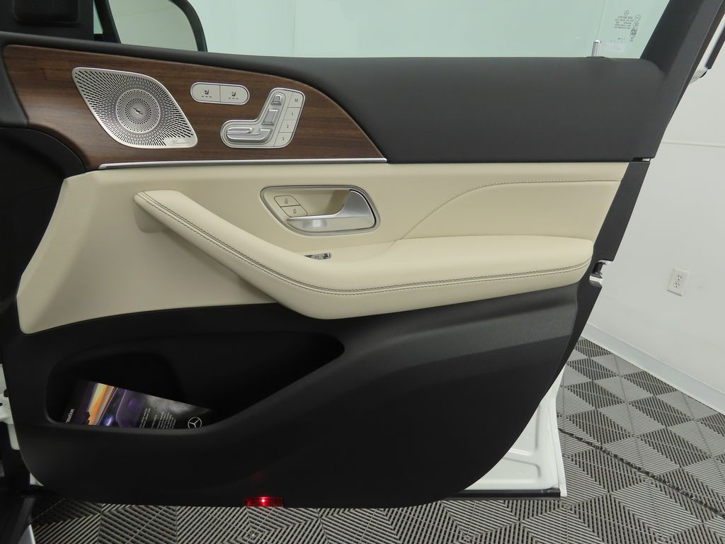 2025 Mercedes-Benz GLE 450 25