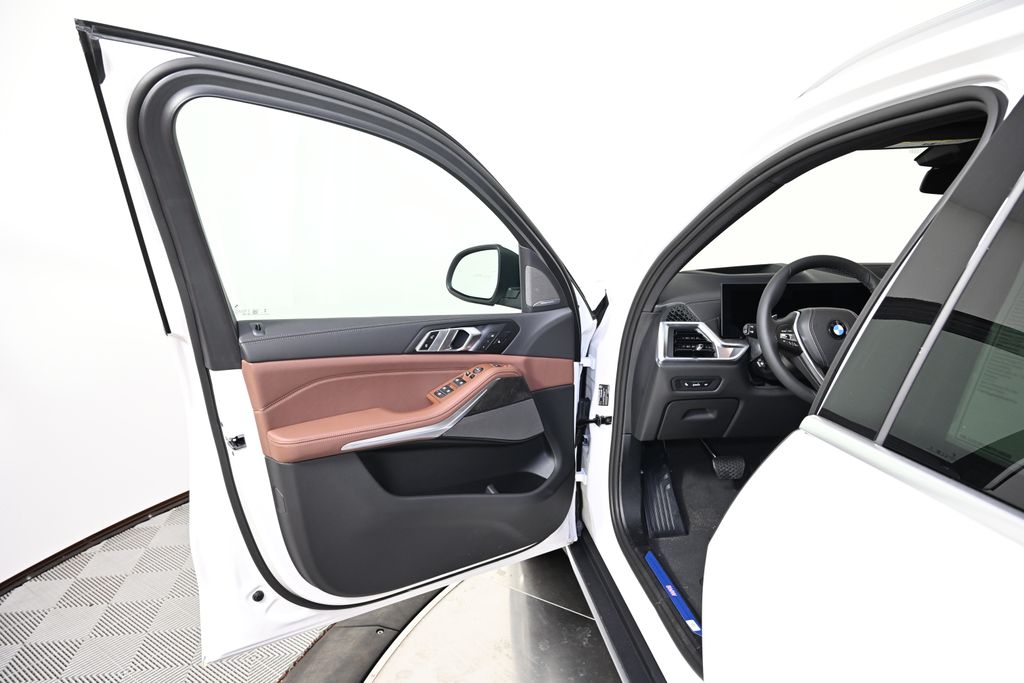 Thumbnail: 2026 BMW X5 - 21