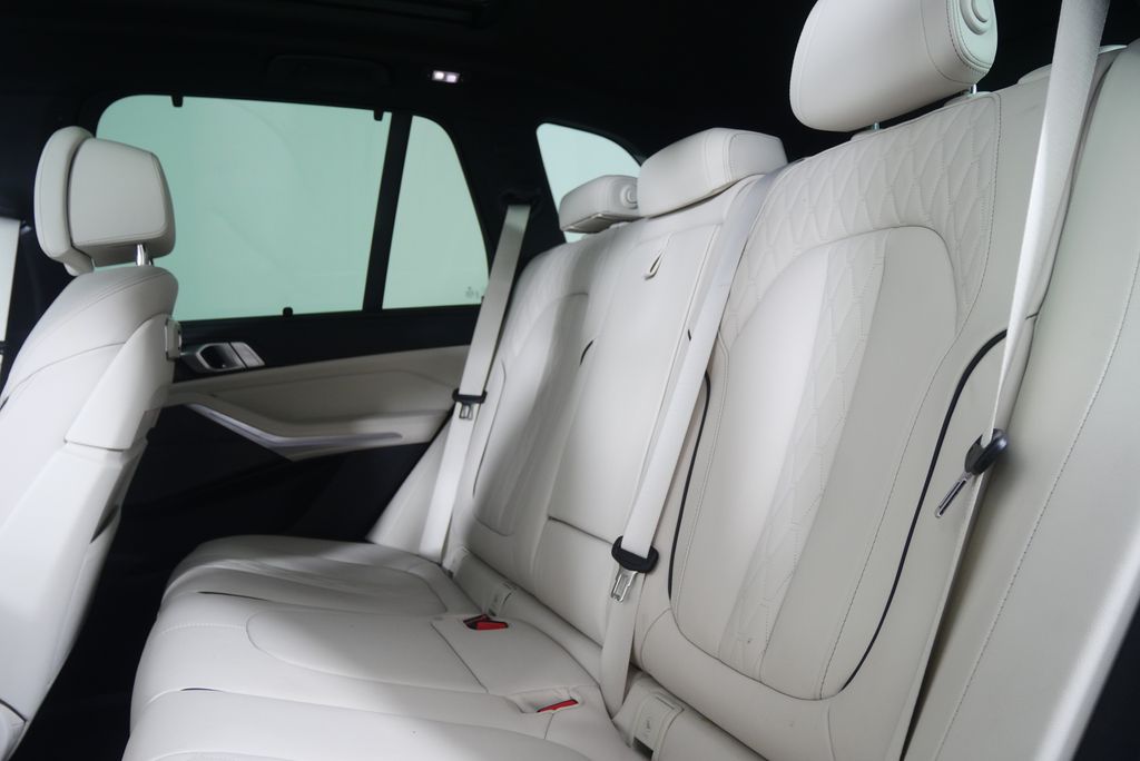 Thumbnail: 2026 BMW X5 - 15
